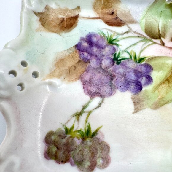 Hand Painted Vintage Grape FlowerTrinket Tray Signed By Zenas 1940s - Picture 5 of 6